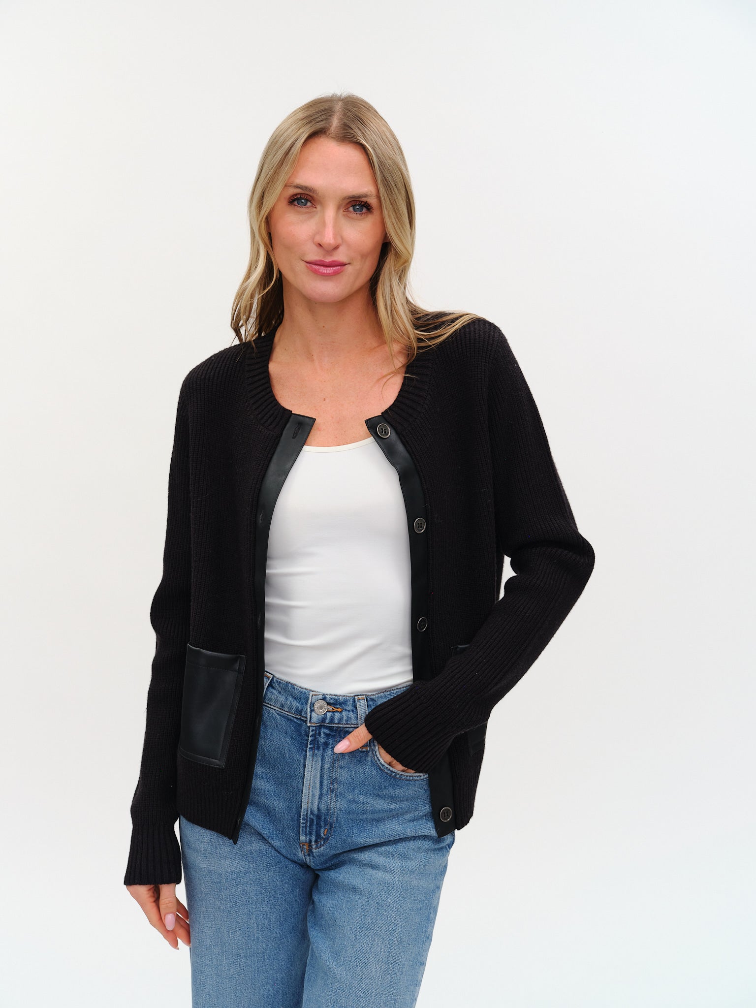 【専用】★アパルトモン Knit Vneck Cardigan ブラック Low V Neck Cardigan - Black Organic - Emerson Fry
