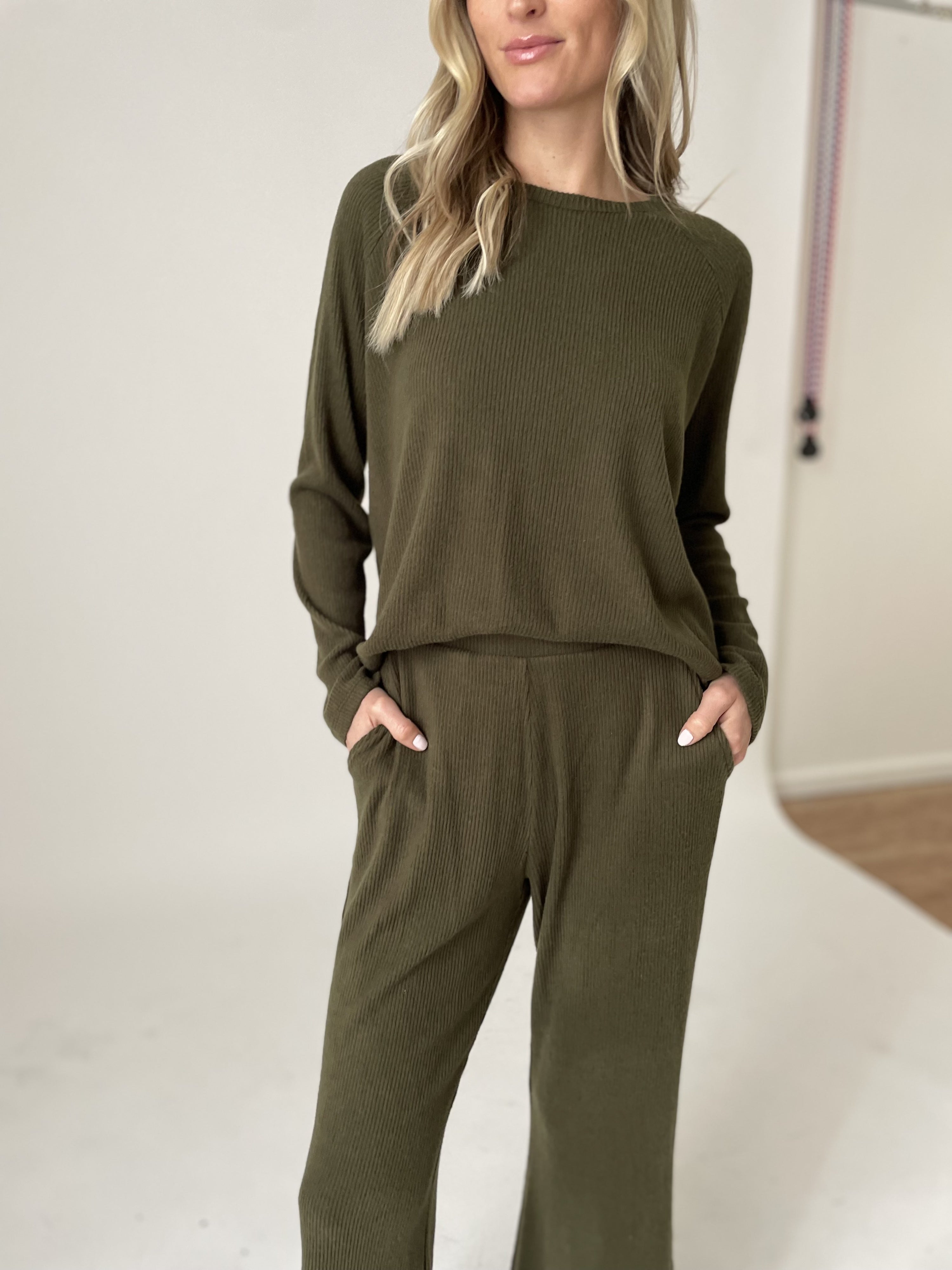 lazy sunday top [army green]