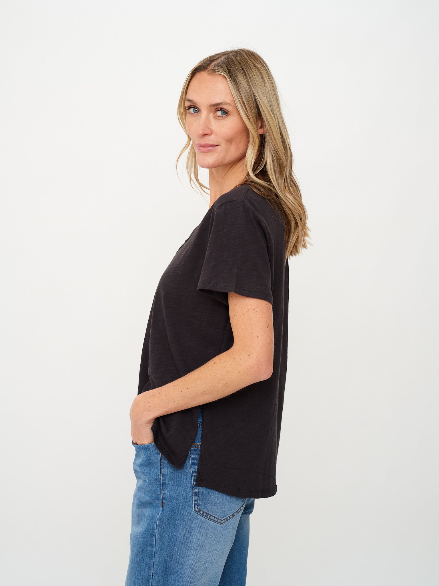 liz tee [black]