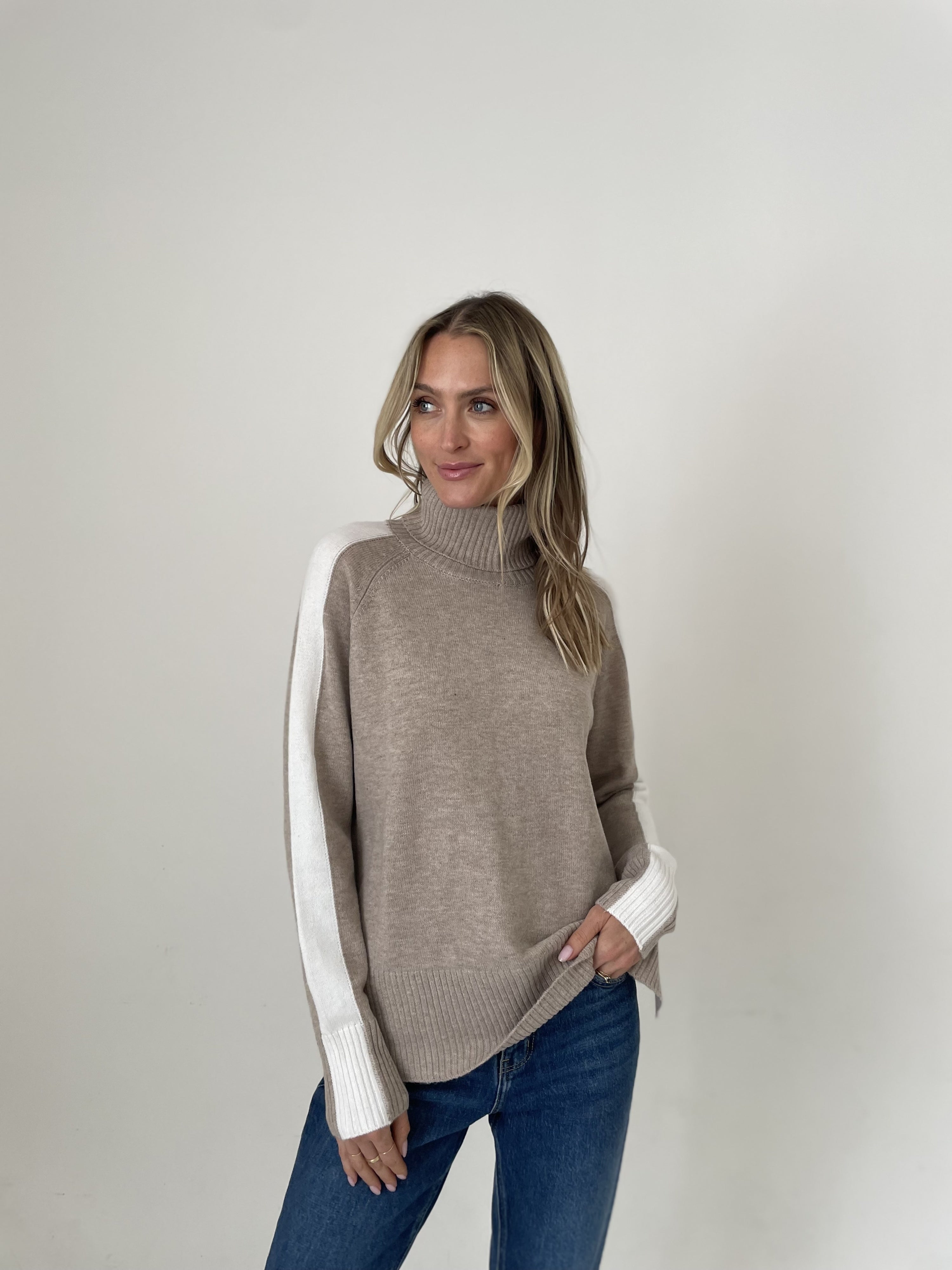 ali sweater [latte/white]