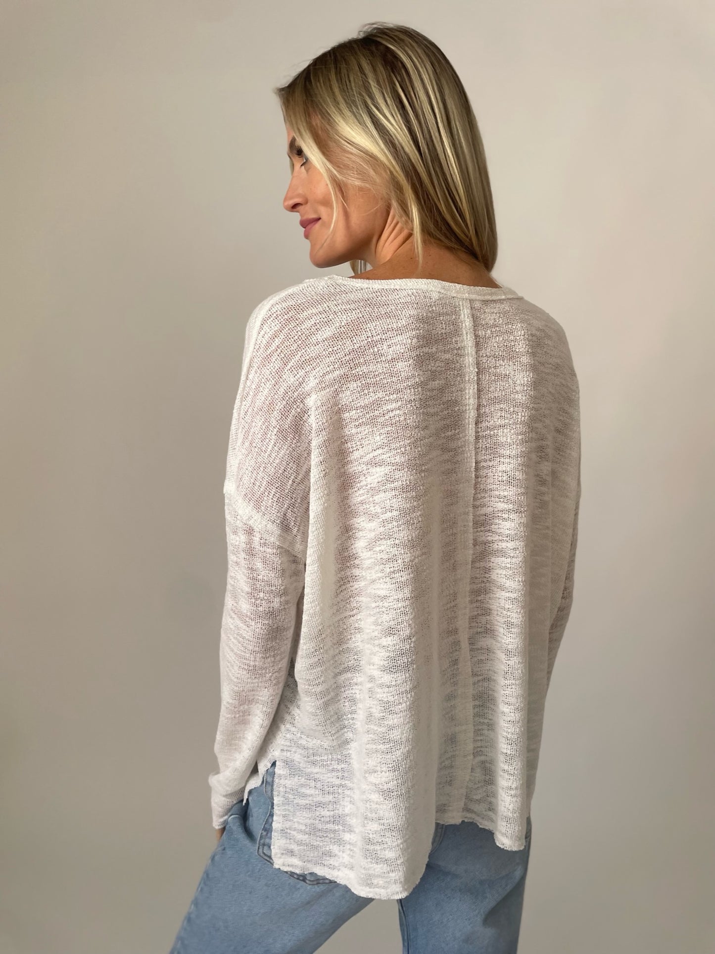 violet top [off-white]