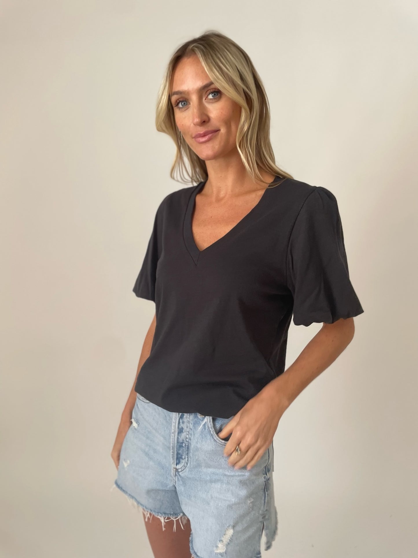dakota tee [black]