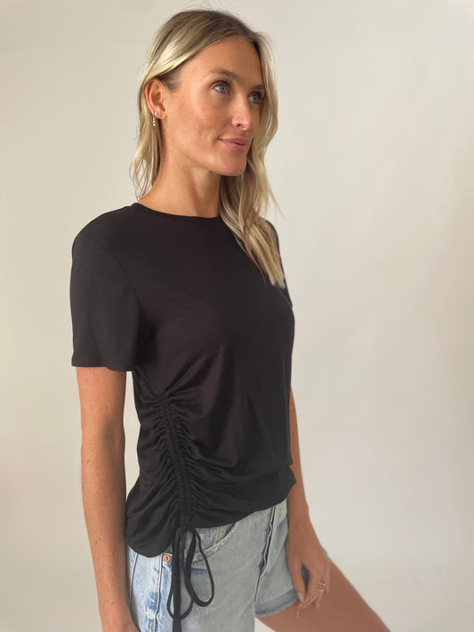 suri tee [black]
