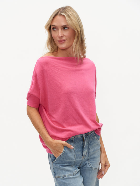 the short sleeve anywhere top [carnation pink]