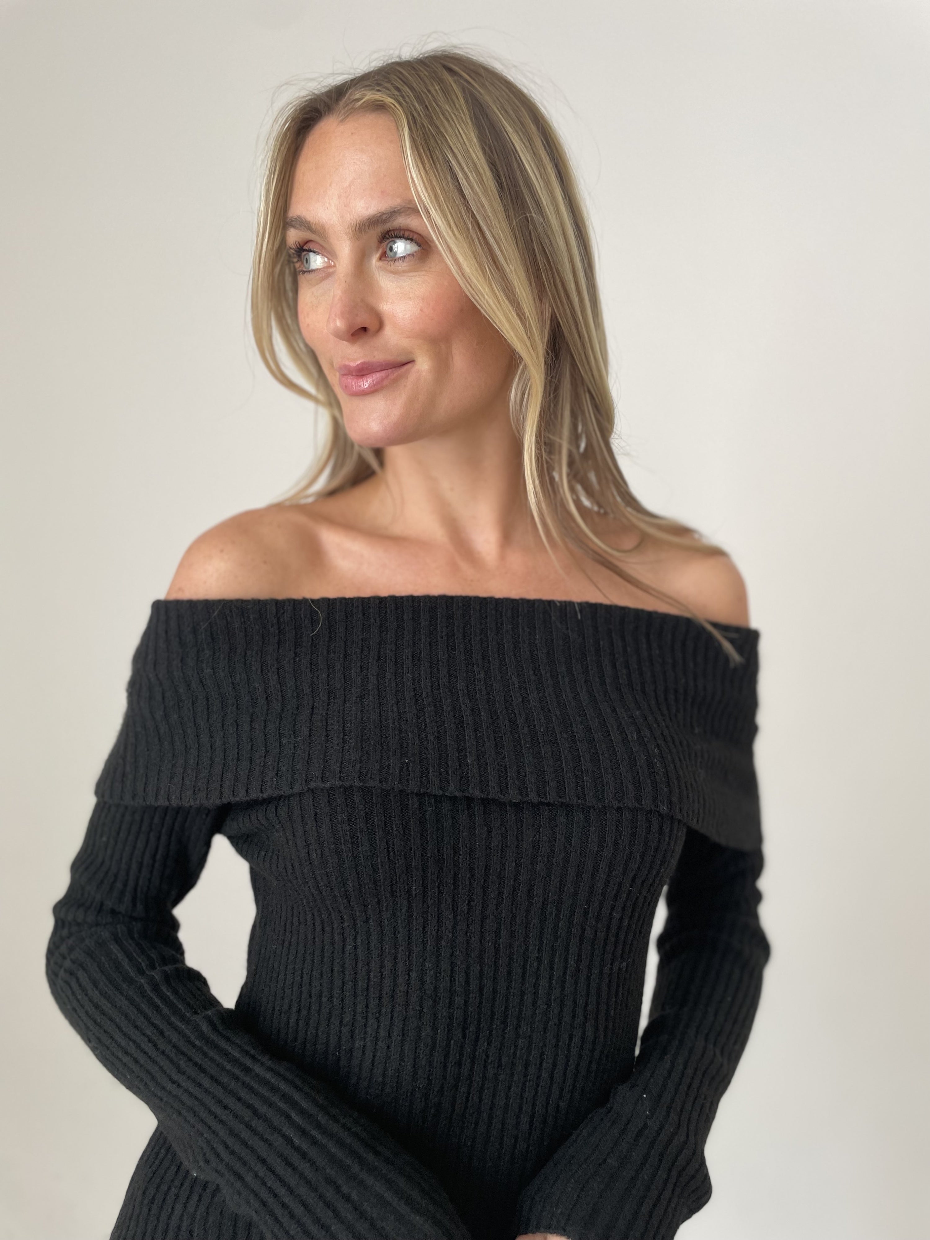 regina sweater [black]