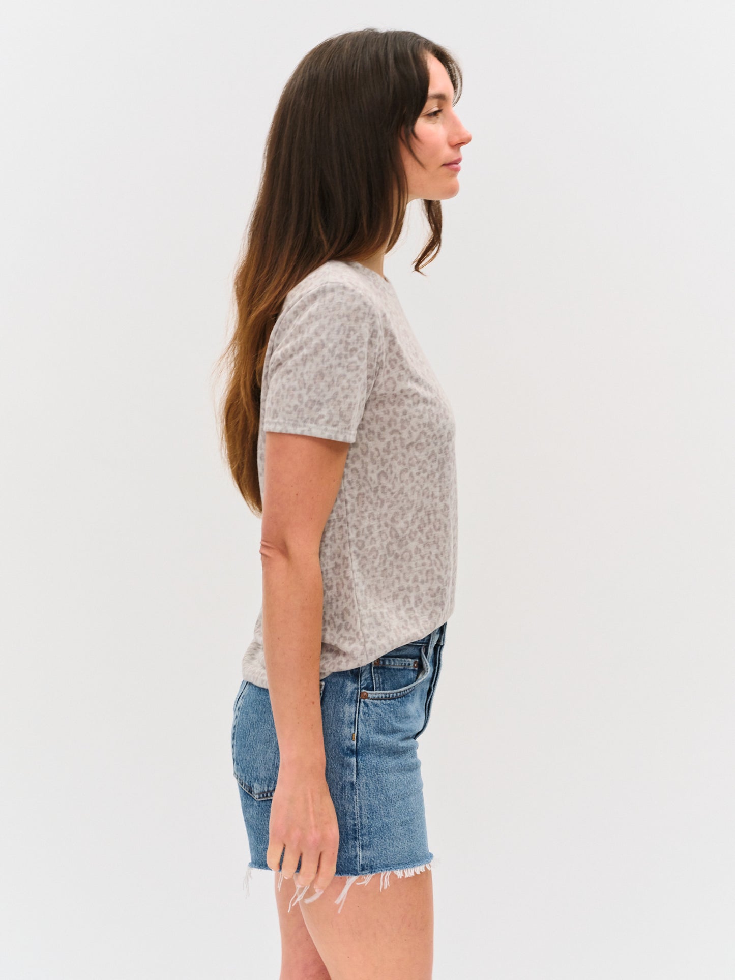 wild side tee [soft sand leopard]