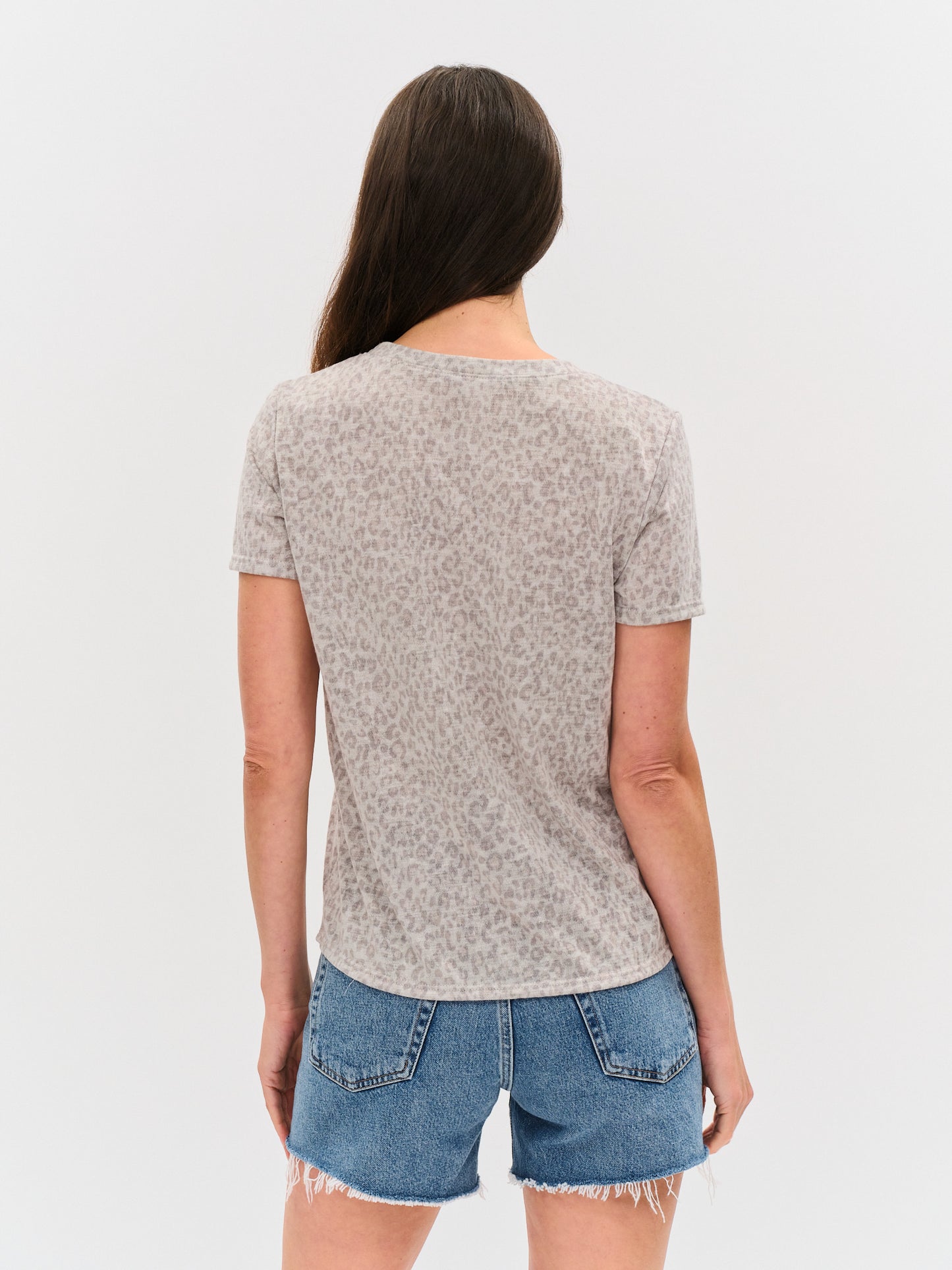 wild side tee [soft sand leopard]