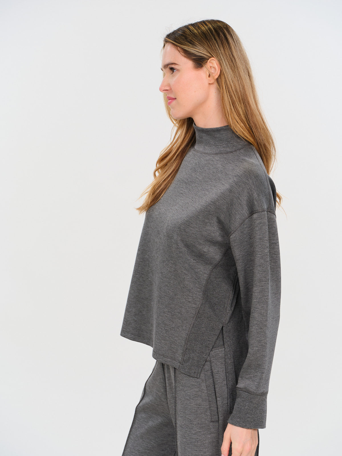 scuba mock neck [charcoal]