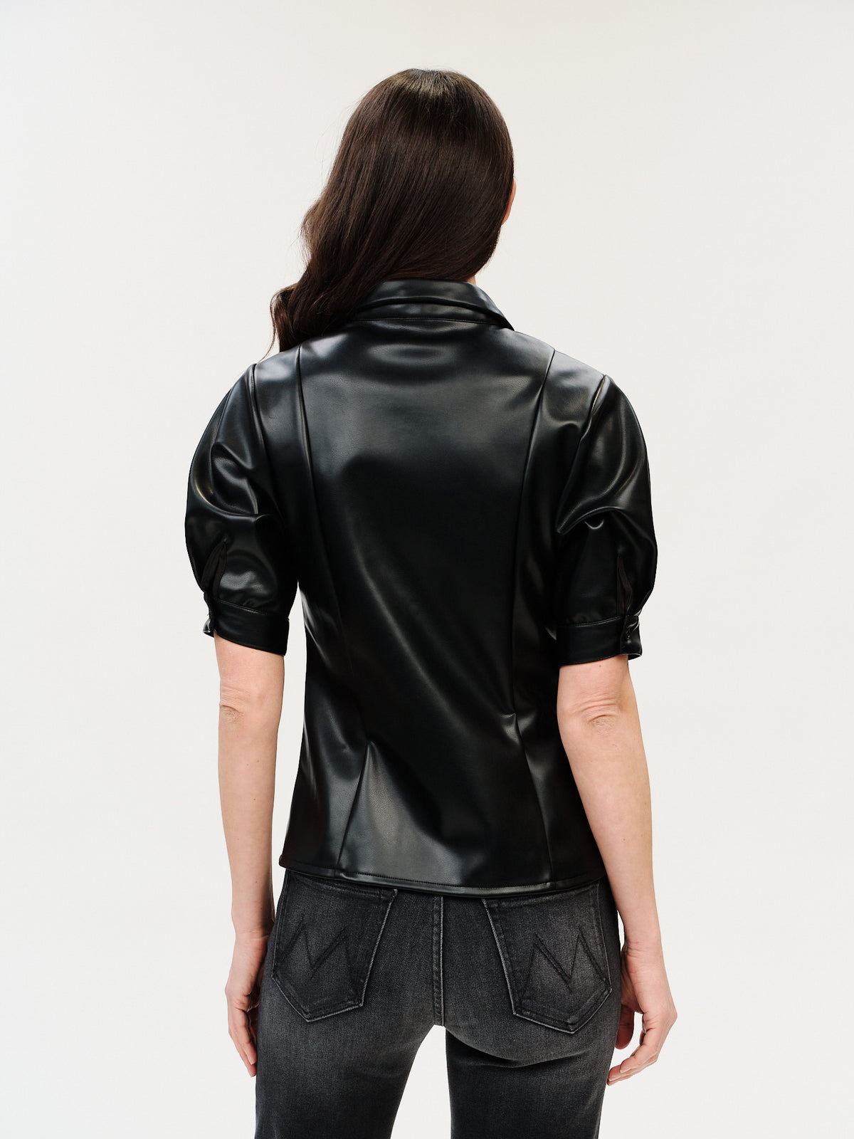 val top [black]