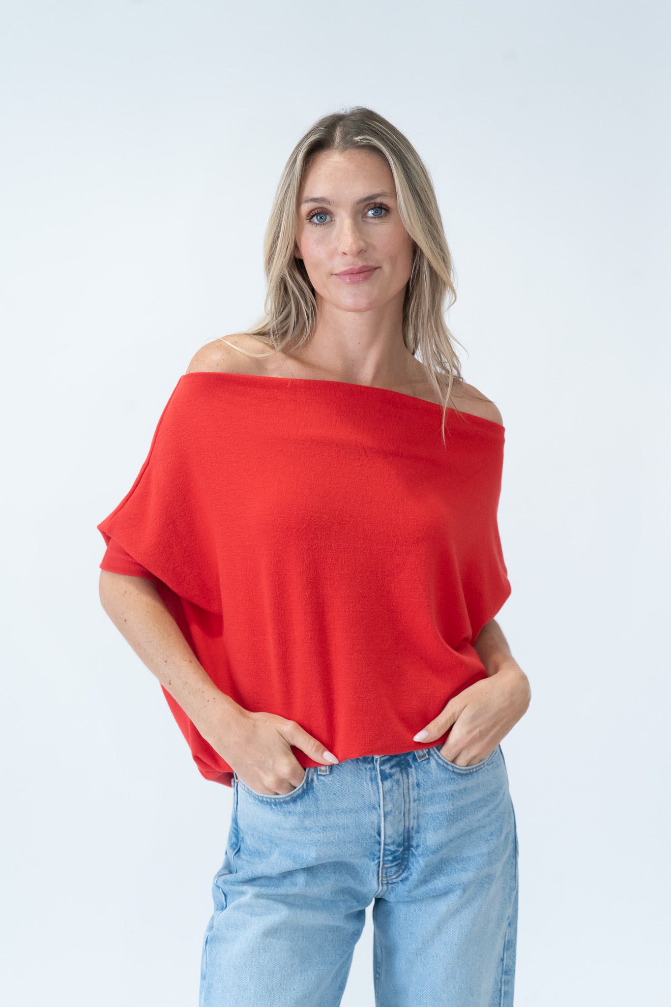 the short sleeve anywhere top [red]