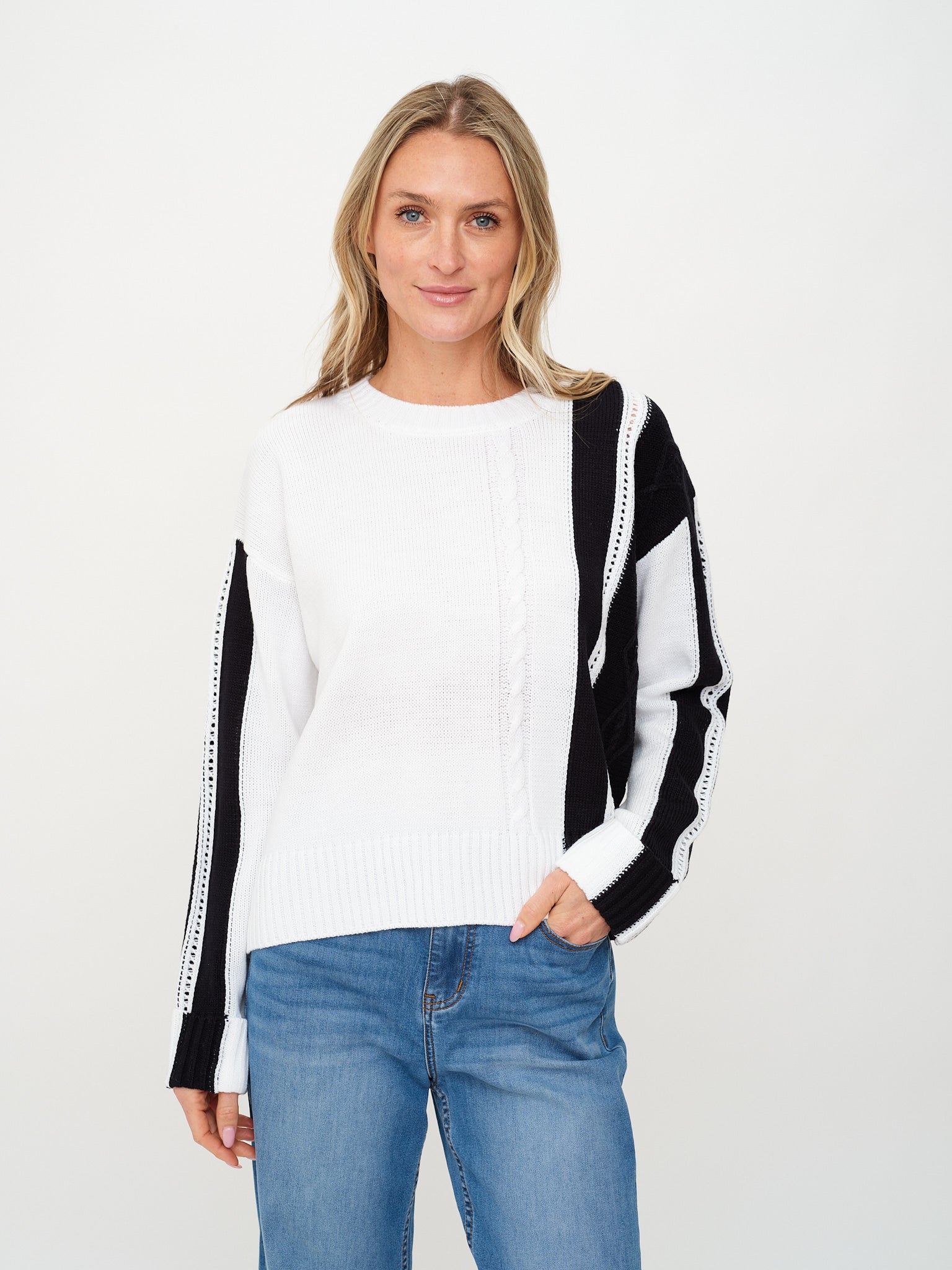 ruby sweater [black and white]