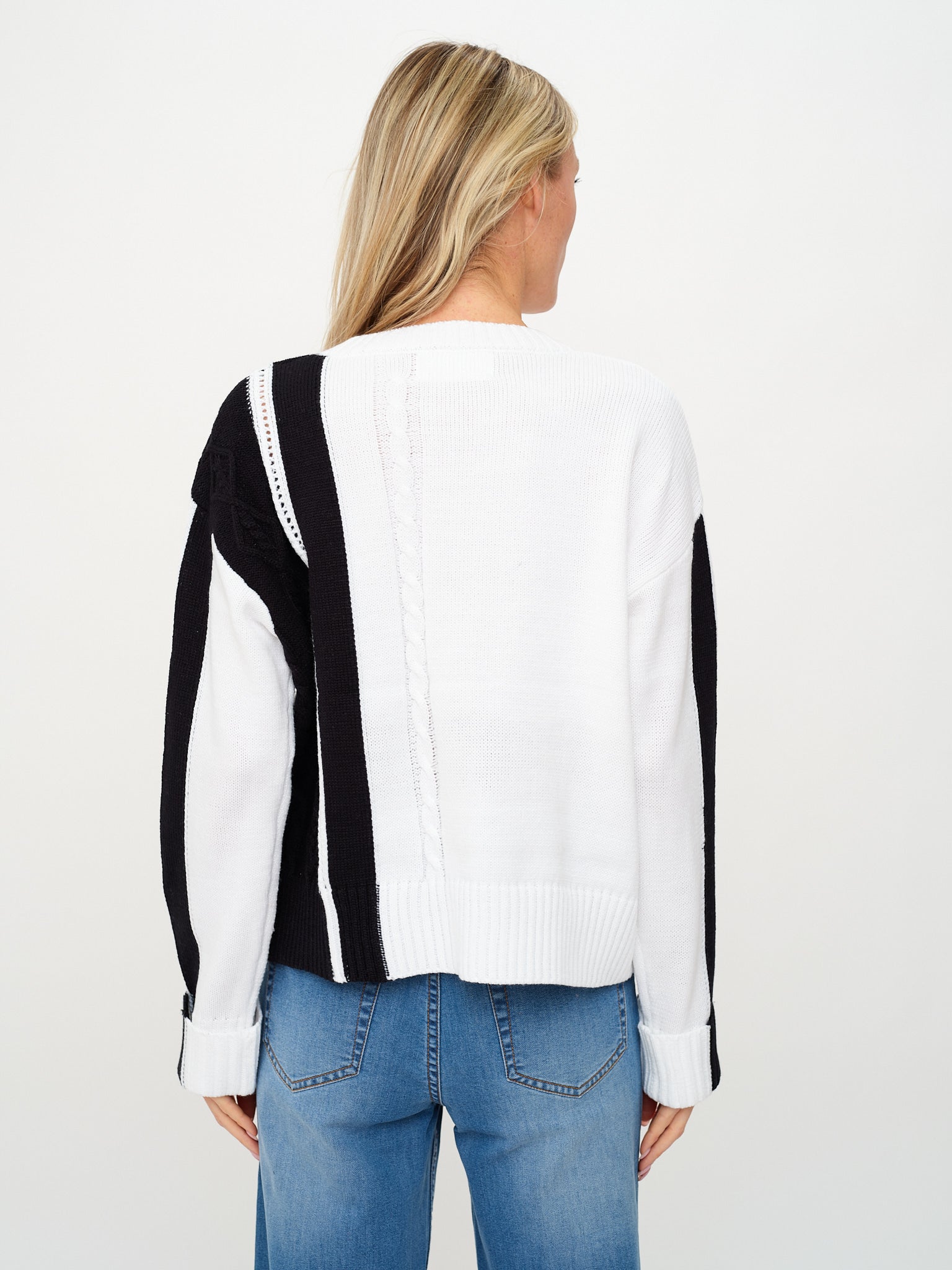 ruby sweater [black and white]