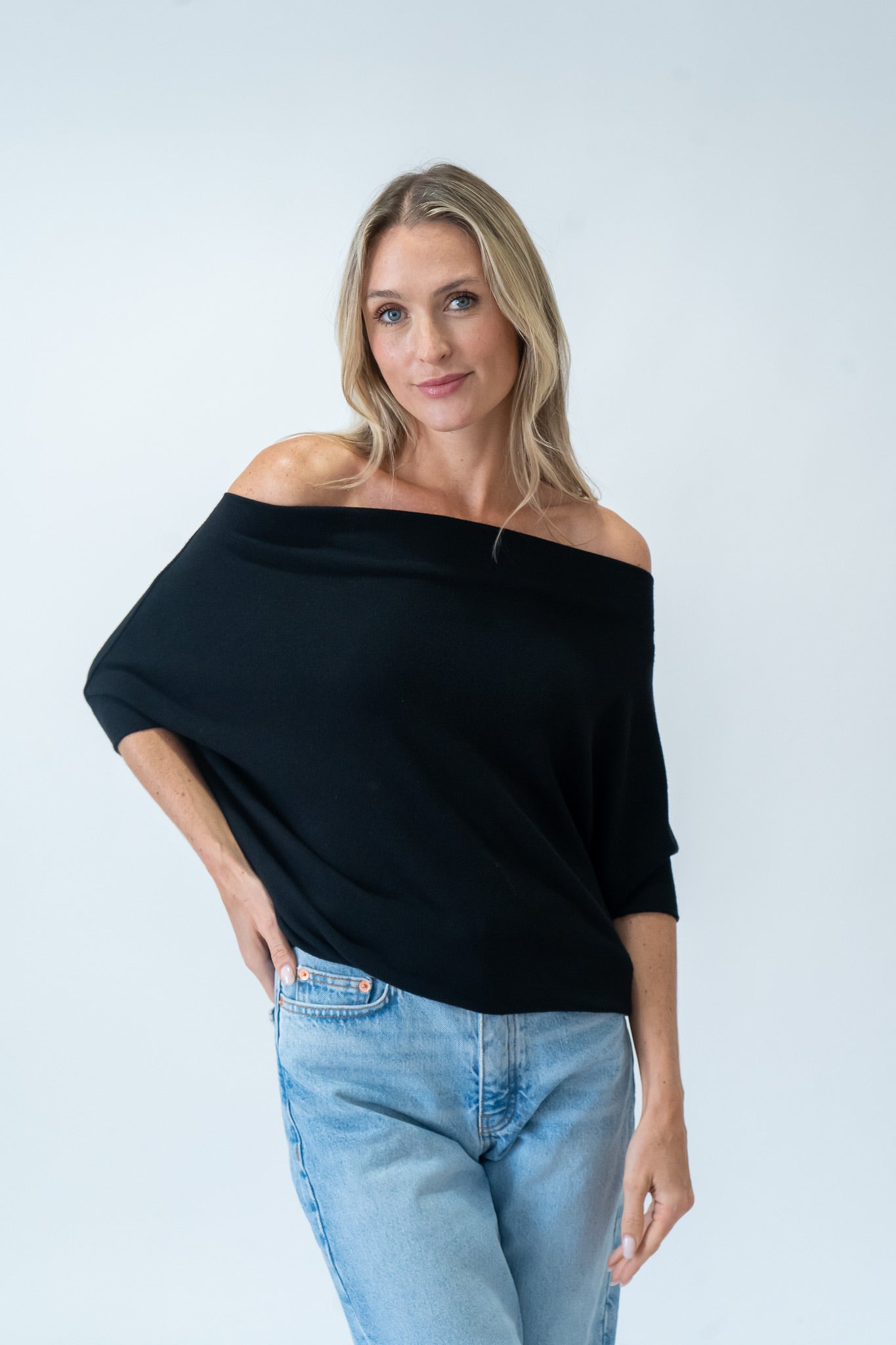 the short sleeve anywhere top [black]