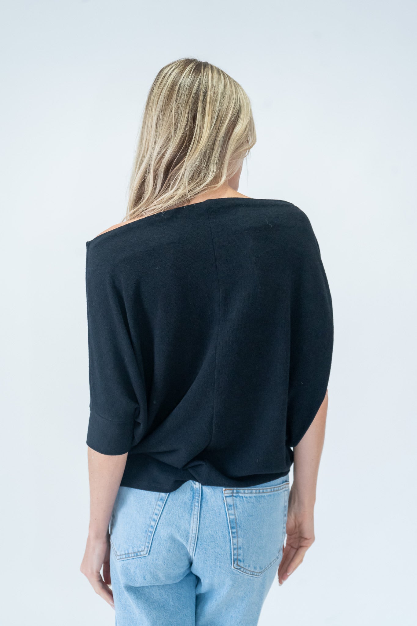 the short sleeve anywhere top [black]