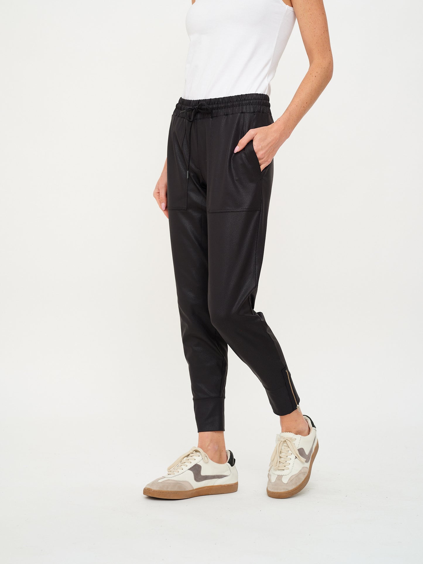 headliner coated jogger [black]