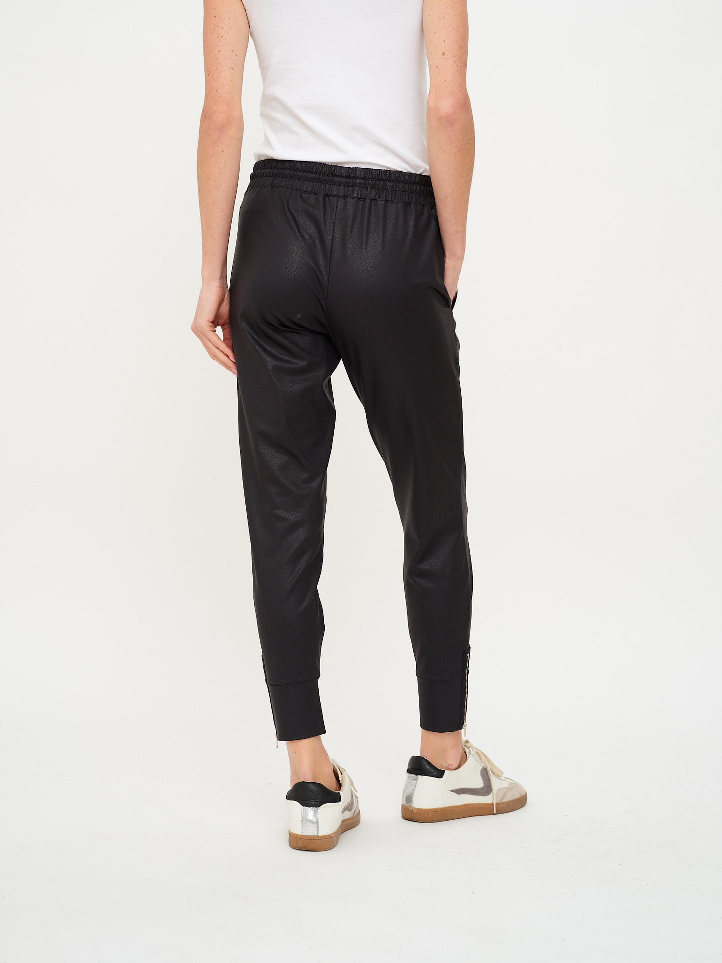 headliner coated jogger [black]