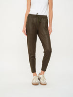 Load image into Gallery viewer, headliner coated jogger [olive]
