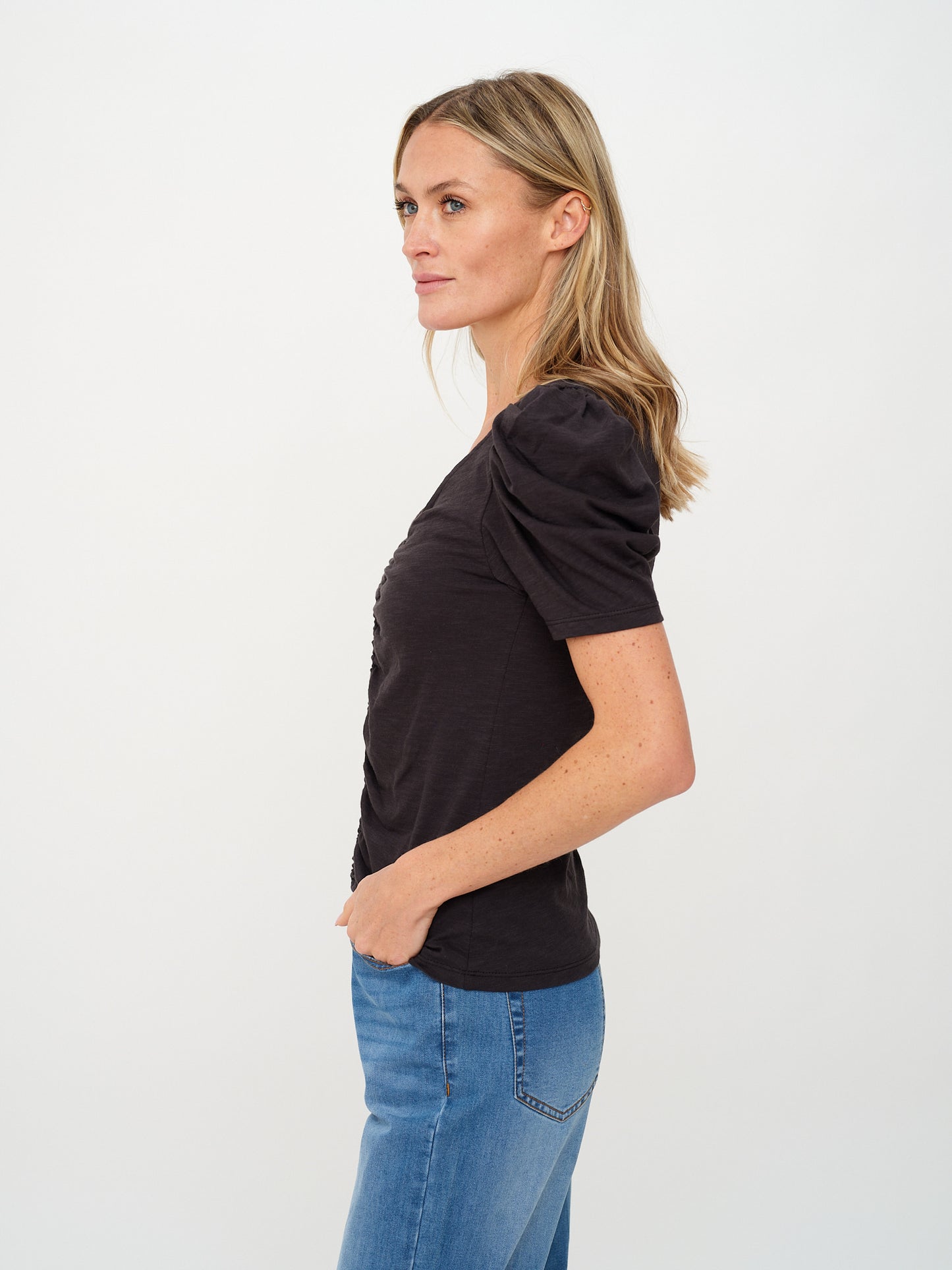 camilla tee [black]