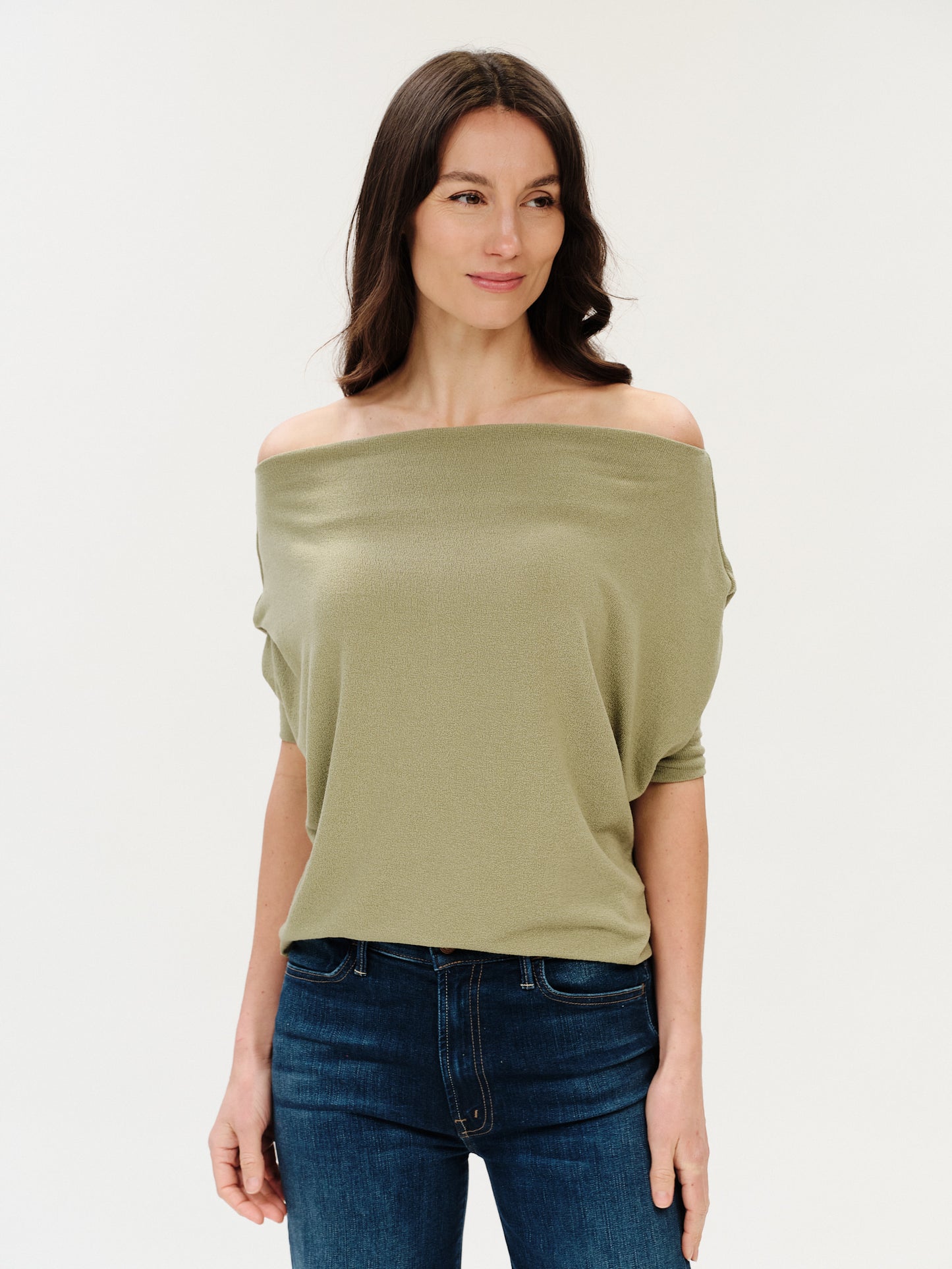 the short sleeve anywhere top [olive oil]