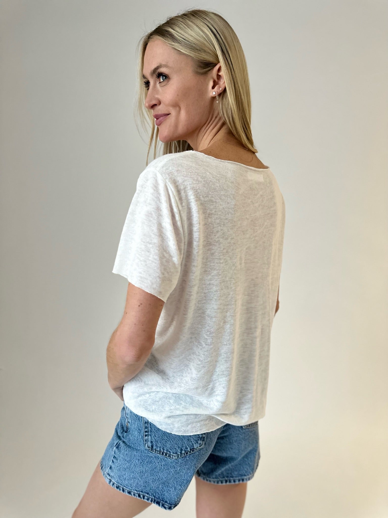bella tee [white]